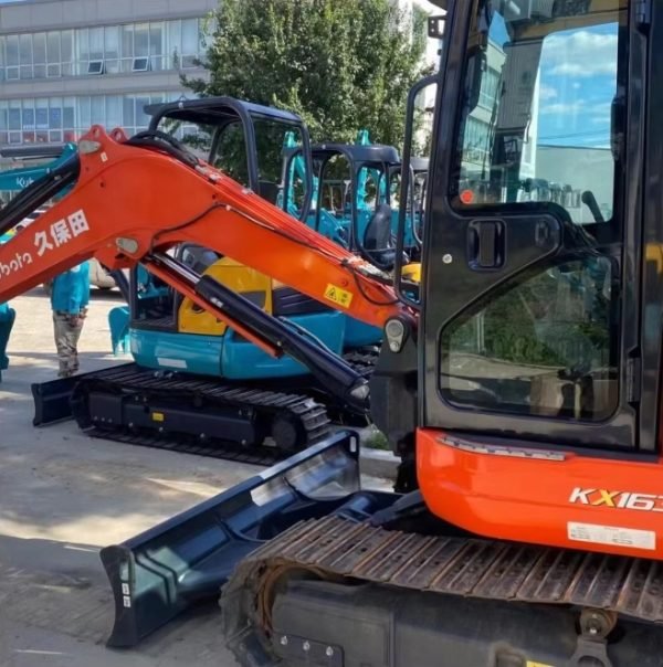 95% new Kubota KX163 excavator with swing boom and quick coupler imported from Japan on sell 6 ton mini excavator - Image 3